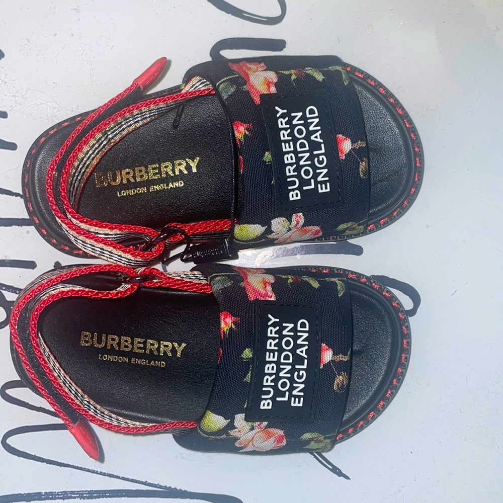 Authentic girls Burberry sandals